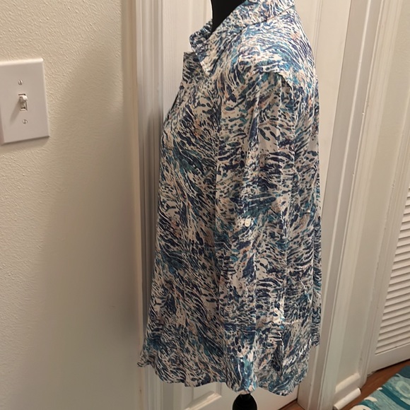 Intro love the fit blouse - Picture 4 of 5